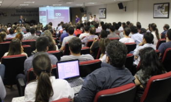 Udesc Esag sedia primeira edição do curso no Brasil; primeira aula lotou auditório nesta segunda