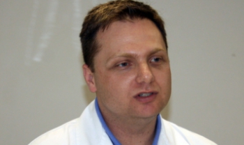 Juliano Tibola atua na Clínica de Fisioterapia da Udesc Cefid