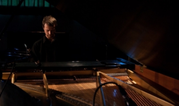 Rafael Friesen ao piano-foto: Gustavo Fey