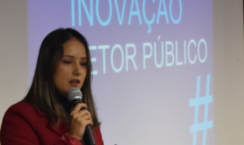 Gabriela Tamura apresentou a iniciativa HubGov