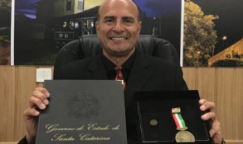 Professor Paulo Xavier, da Udesc Cefid, recebeu título de Comendador do Esporte Catarinense