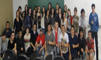 Turma do curso pré-vestibular da Udesc Balneário Camboriú de 2013