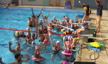 Aulas ocorrem na piscina semiolímpica da Udesc Cefid, no Bairro Coqueiros