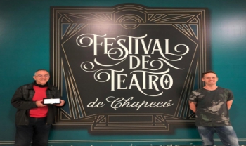Faleiro e o professor Vicente Concílio, da Udesc Ceart, participam do festival