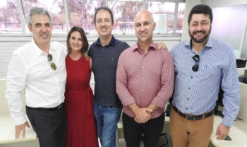 Próxima gestão da Udesc: Luiz Coelho (vice-reitor), Letícia Sequinatto (PROPPG), Mayco Nunes (Proex), Márcio Metzner (Proplan) e Dilmar Baretta (reitor); Marilha dos Santos (Proad) completa a equipe.