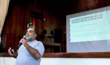 O professor Ubirajara Maciel da Costa já palestrou sobre coronavírus na Udesc Lages