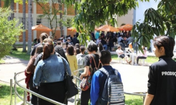 Cerca de 600 estudantes visitaram centros no Bairro Itacorubi nesta quarta