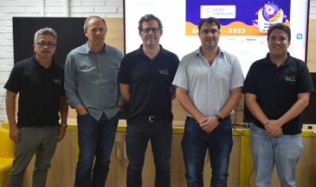 Equipe da Esag Ventures com os convidados Marcelo Amorim (segundo a esquerda) e Adonay Freiras (segundo à direita)