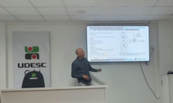 Professor Iñigo Mujika atua na Universidade do País Basco