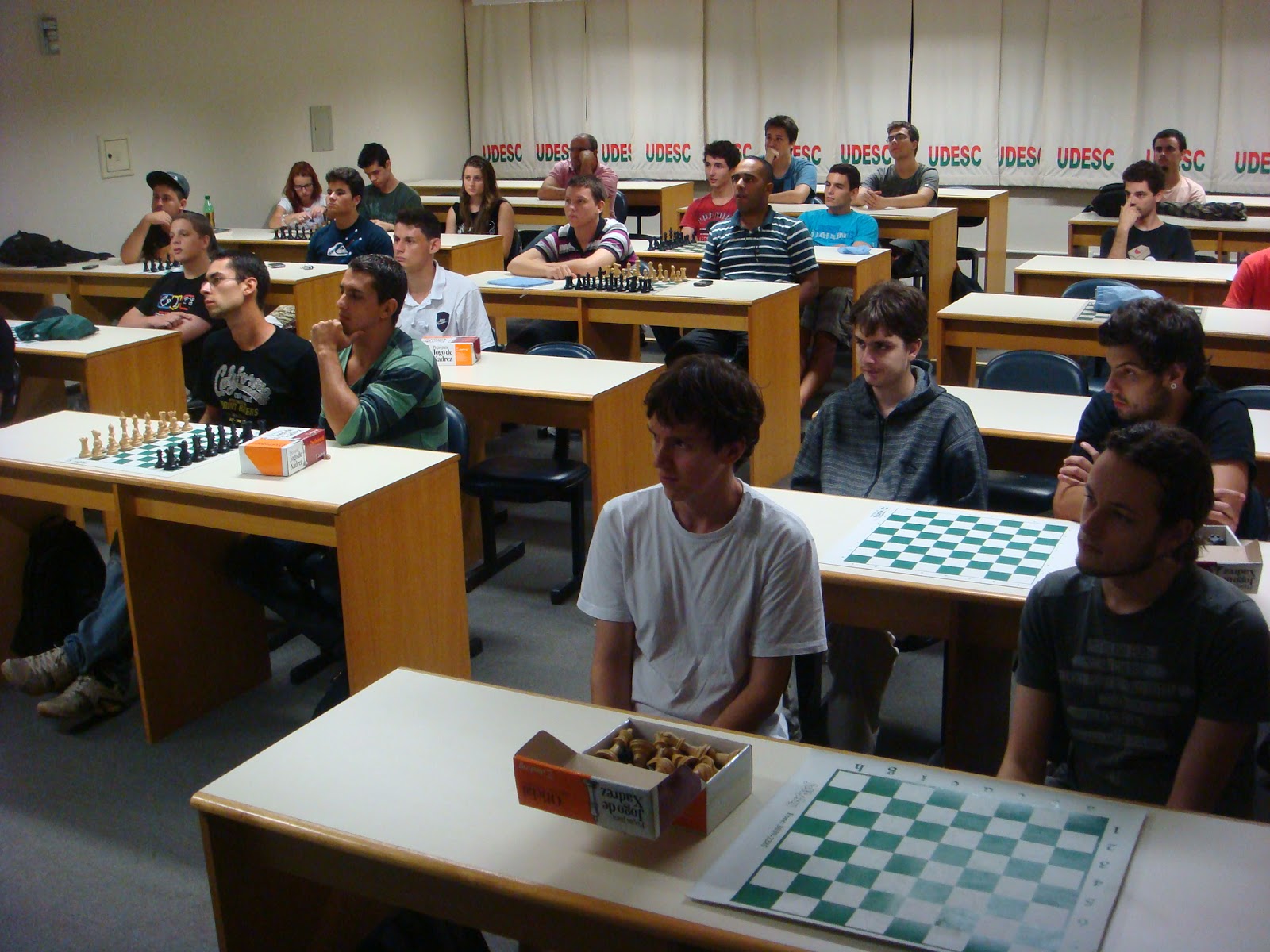 Notícia - Udesc Joinville oferece curso gratuito de xadrez para